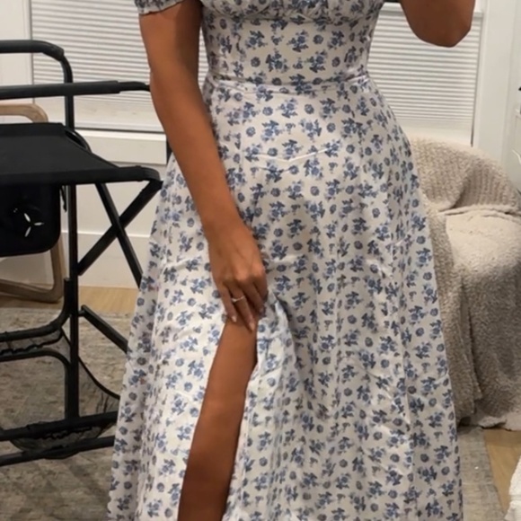 HOUSE OF CB Tallulah Puff Sleeve Midi Dress - Picture 6 of 9